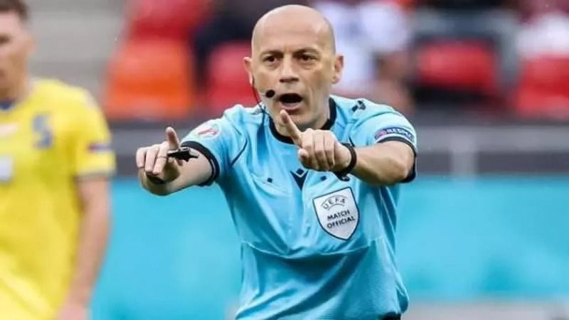 Cüneyt Çakır hakemliği bıraktı!